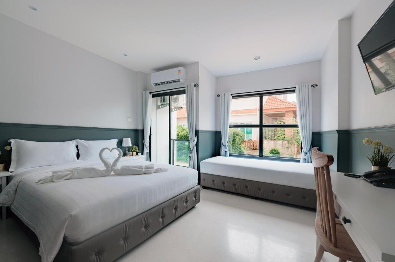 Chanita Hotel Csumphon Kültér fotó