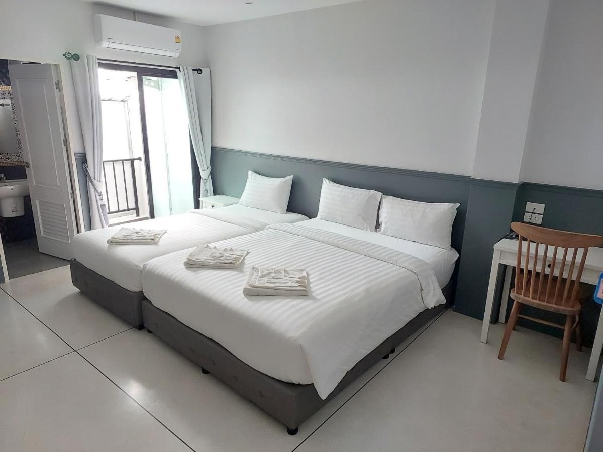 Chanita Hotel Csumphon Kültér fotó